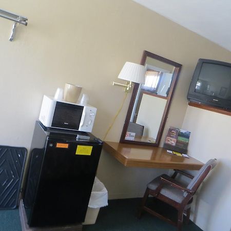 Budget Inn Denison Exterior photo